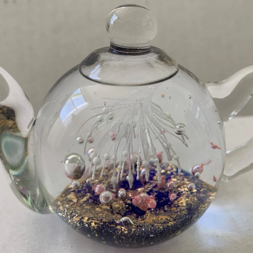 Teapod Paperweight Glass Dynasty Gallery Heirloom 4x3